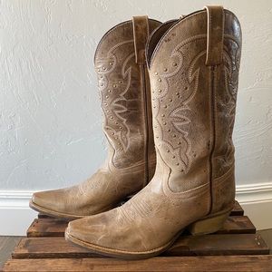 Abilene Women's Earth Brown with Stud Embellishment Snip Toe Western Boots 8.5